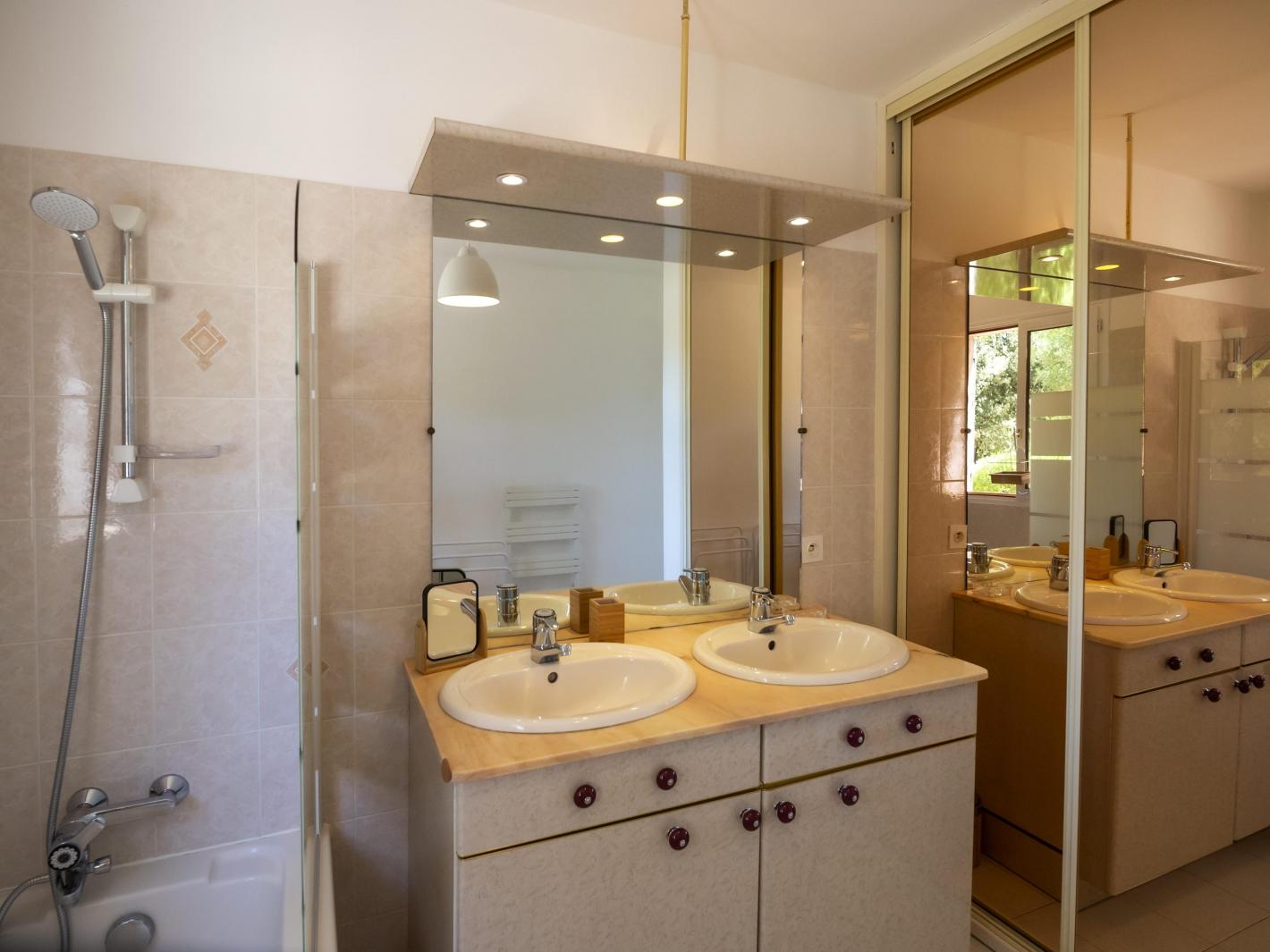 Sall de bain chambres parentale et lits simple