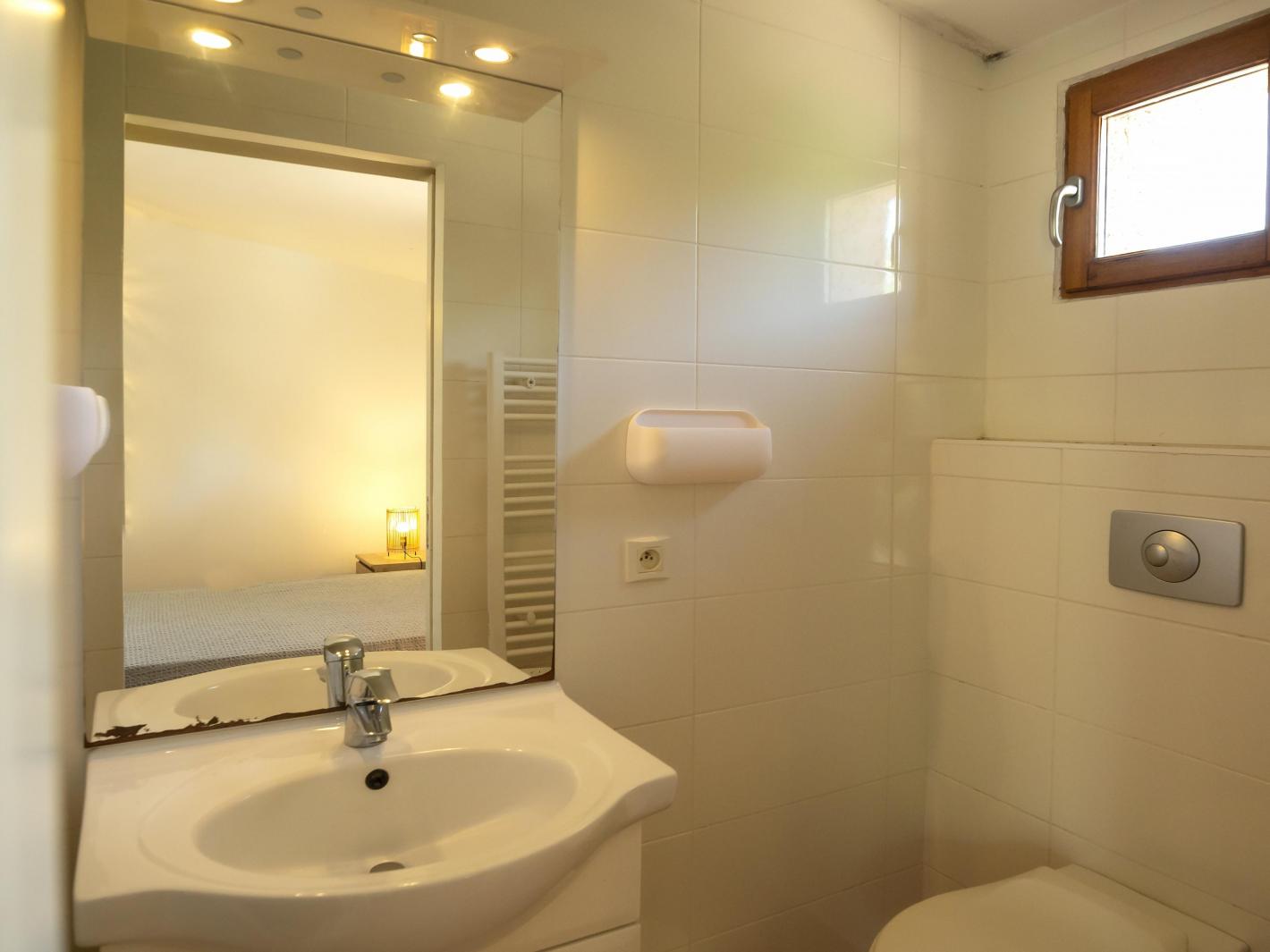 Salle de douche chambre niveau 1